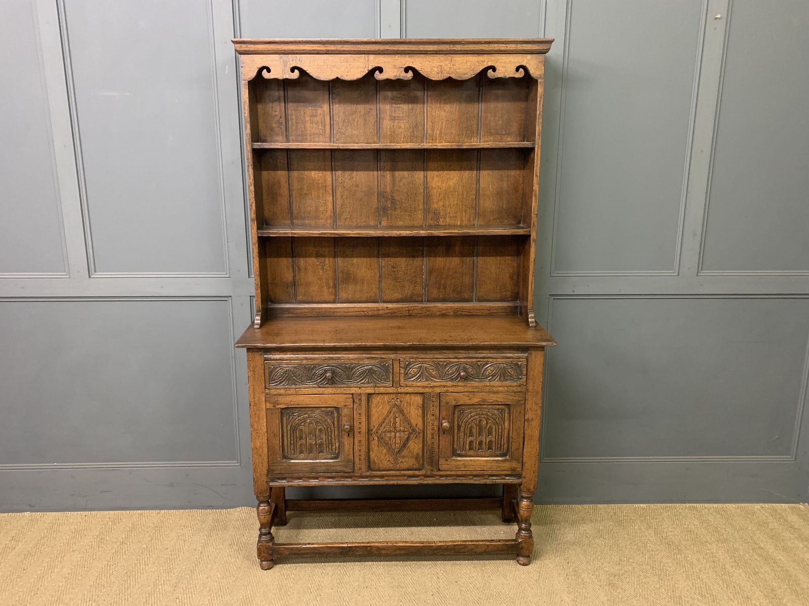 Ipswich Oak Dresser, 1910s, Antique photo furniture