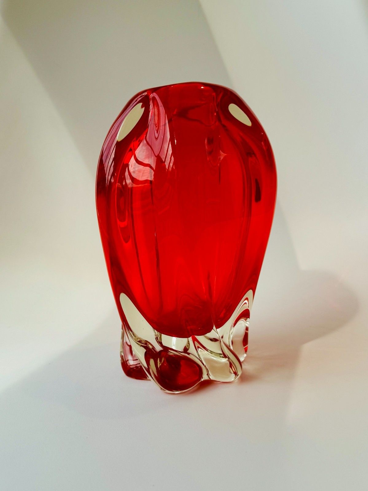 Fabulous Vintage Bright Red Glass Spiral Twist Sommerso Vase 1962 Signed photo vinterior