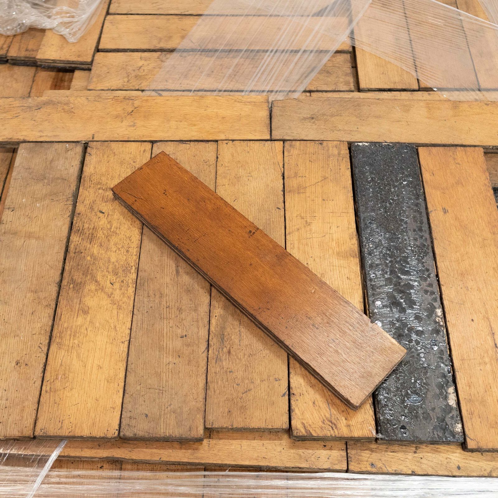 Reclaimed Oak Parquet Flooring 44 Square Metres photo vinterior