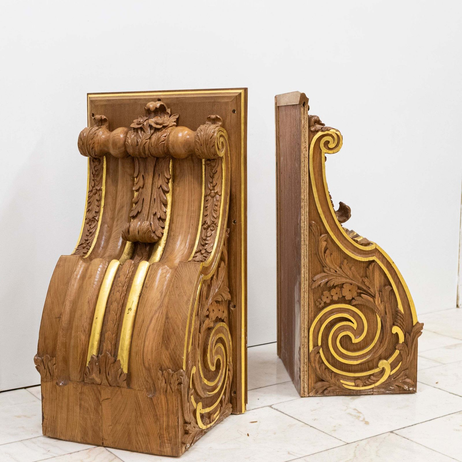 Pair Of Monumental Carved Oak Corbels From Clothworkers Hall, London photo furniture