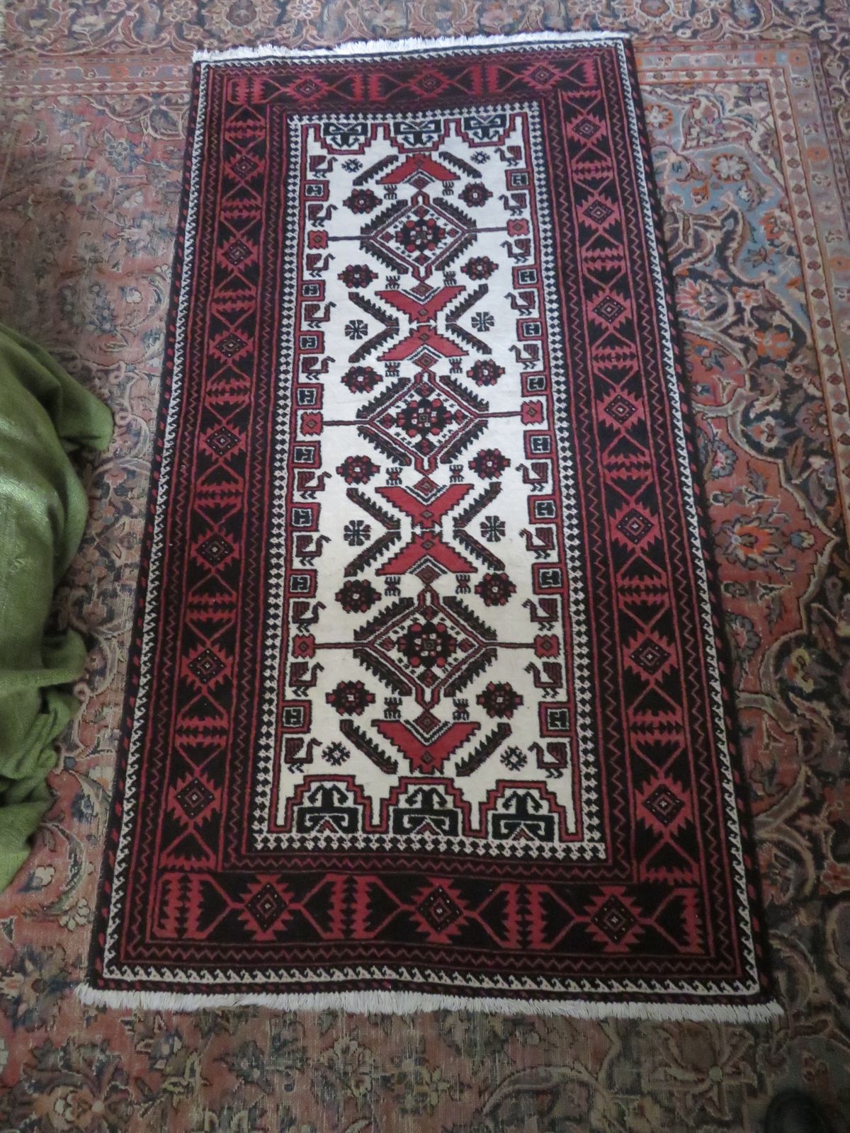 photo vinterior Old Village Baluch Rug. 186cm X 97cm.