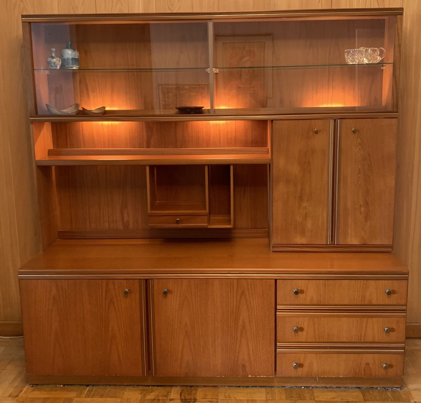 Beithcraft Illuminated Display Cabinet photo furniture