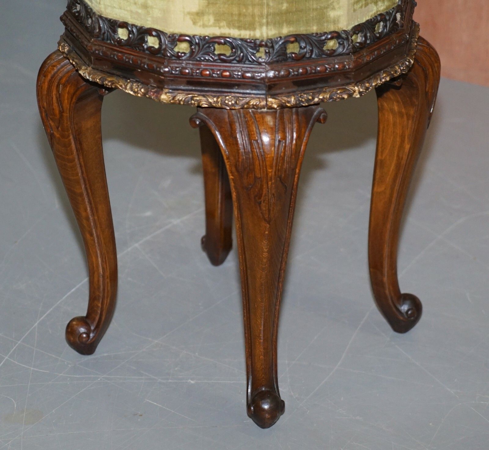 2750.0 Sublime Pair Of Antique Circa 1860 Mahogany Carved Side Lamp Tables Velvet Tops photo