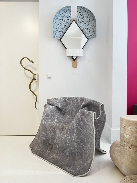 photo furniture Sculptural Organic Grey Chair Made Of Fiberglass, Italy, 1980s