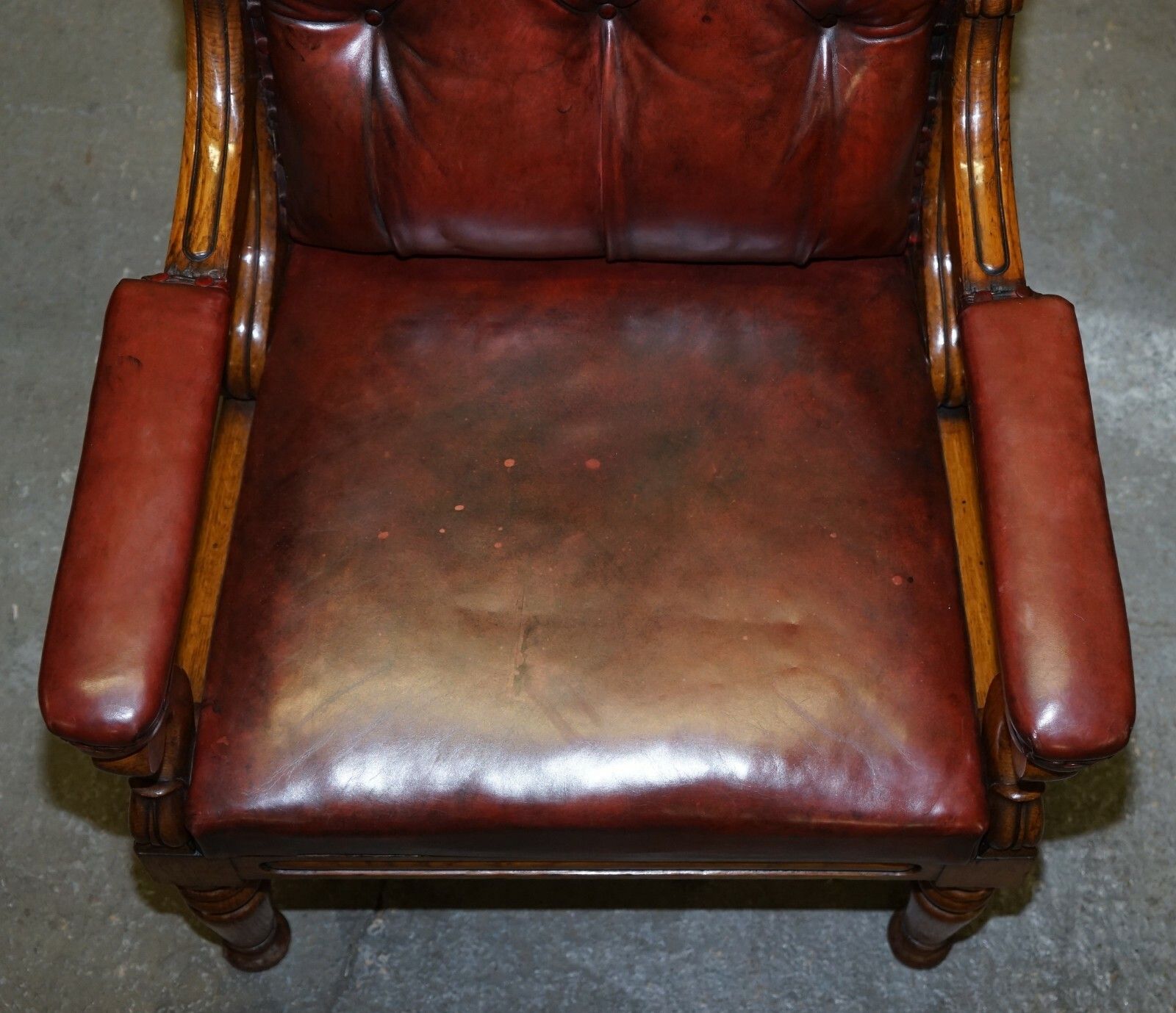 English Estate Circa 1840 Royal Crown Stamped Oxblood Leather Throne Armchair photo vinterior