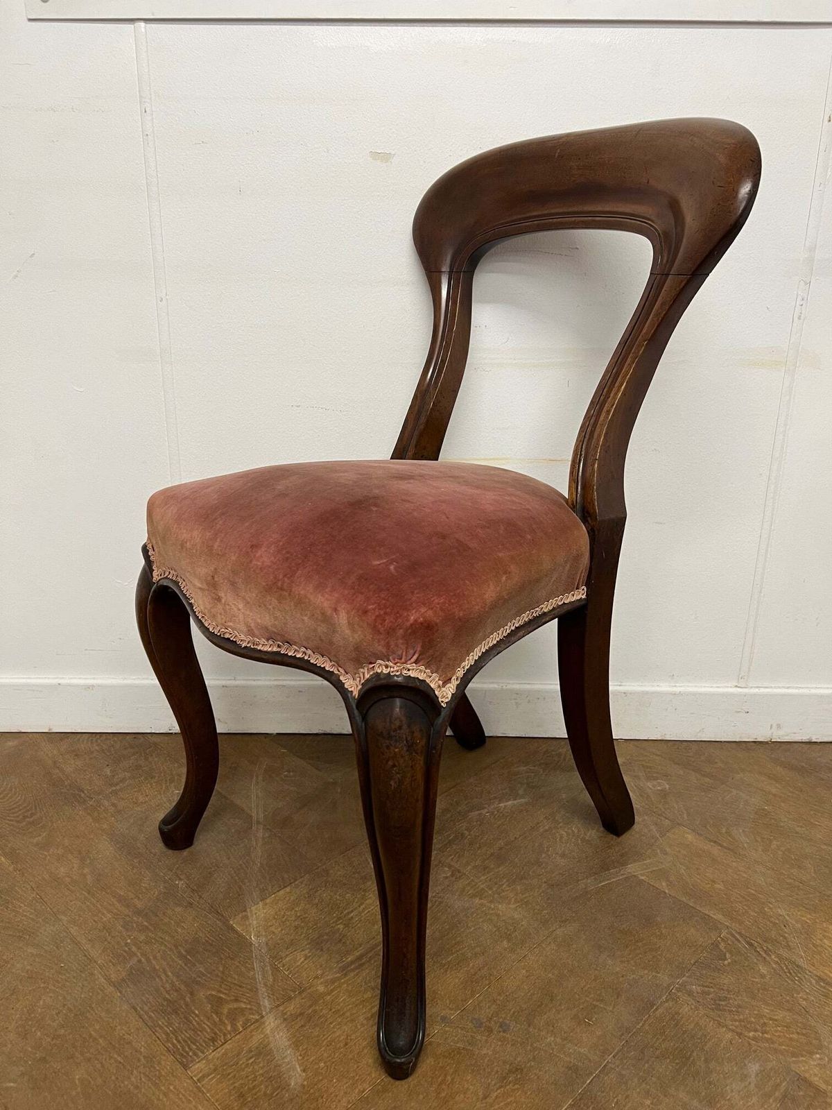 A Set Of 8 Victorian Mahogany Hoop Back Dining Chairs With Cabriole Legs photo Furniture