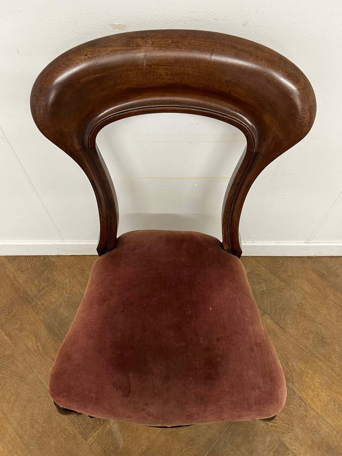 A Set Of 8 Victorian Mahogany Hoop Back Dining Chairs With Cabriole Legs photo 720.0