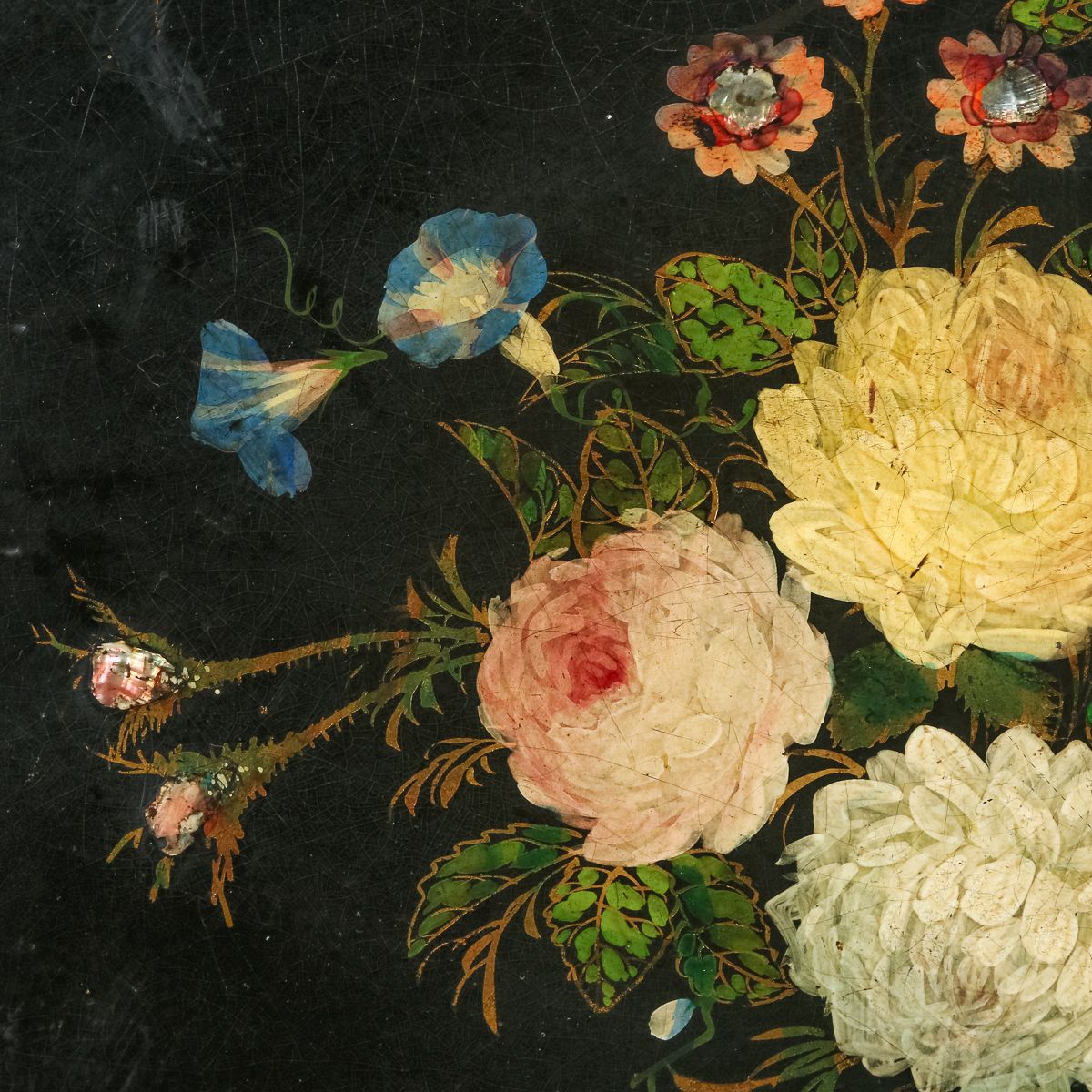 photo furniture English Victorian Ebonised Chinoiserie Floral Papier Mâché Drinks Butlers Serving Tray (Circa 1870)