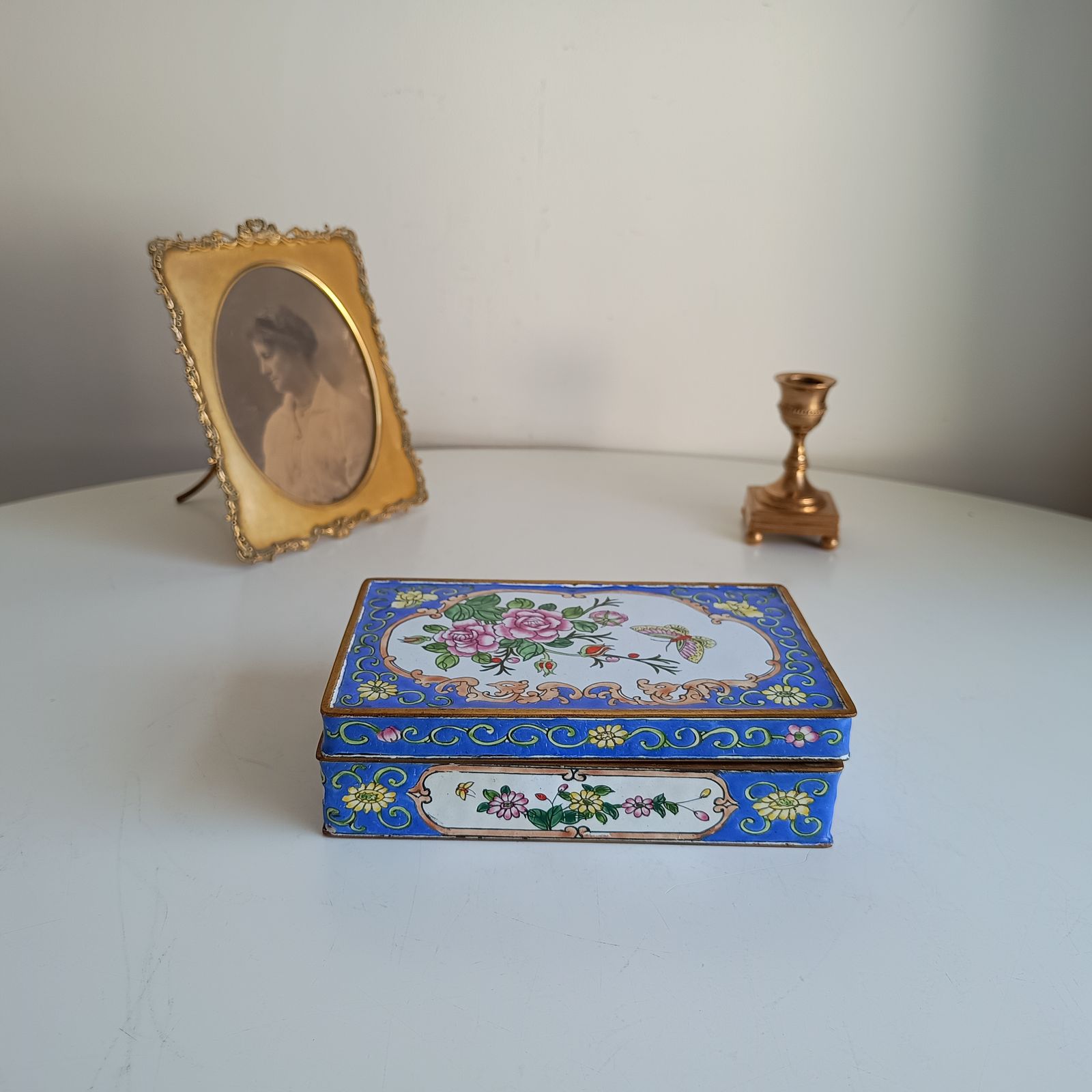 Early 20th Century Chinese Republic Export Canton Enamel Jewellery Or Stationery Box, Hand Painted Vitrious Enamel With Flowers And Butterflies photo buy