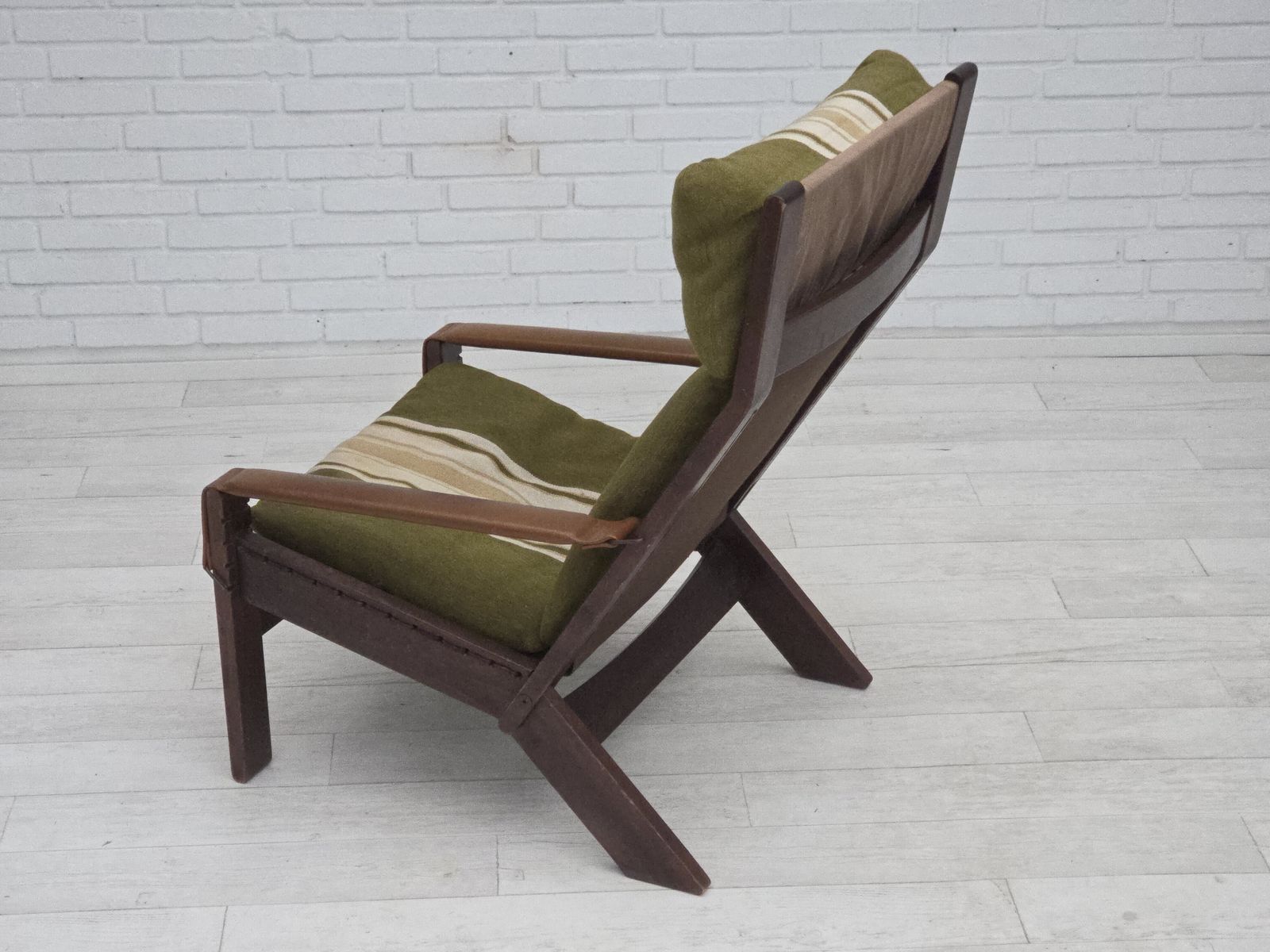 photo vinterior 1970s, Norwegian Design By Peter Opsvik For Westnofa, Highback Armchair.