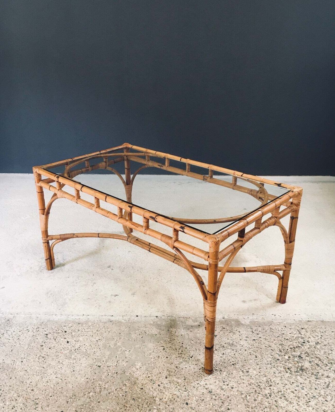 photo furniture Mid Century Design Chippendale Stijl Bamboe Eettafel, Italië, Ca. Jaren 1960