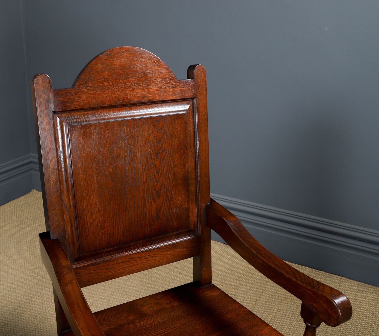 photo vintage Antique English 17th Century Style Set Of 8 Wainscot Kitchen Dining Chairs And 7ft Oak Refectory Table (Circa 1980)
