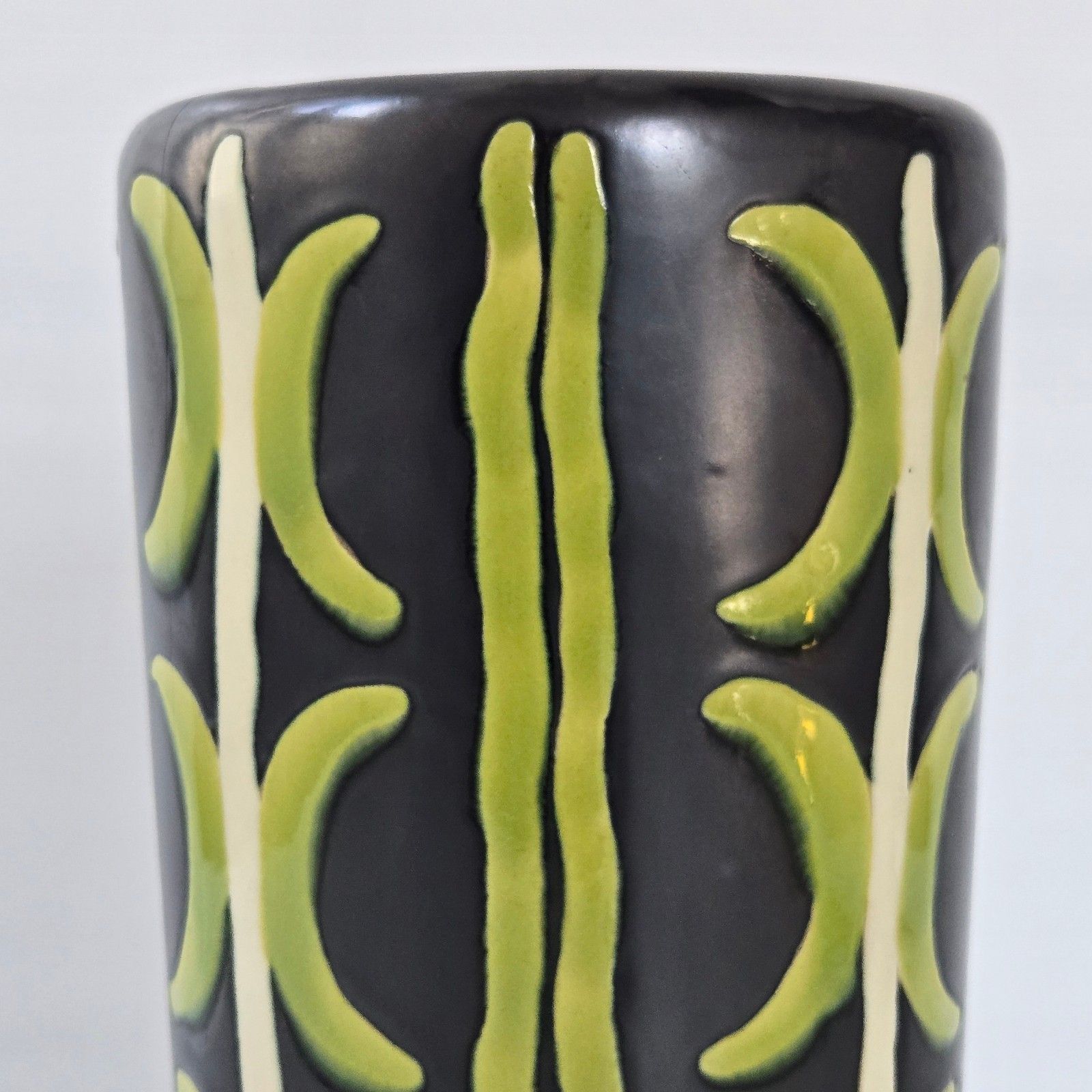 photo furniture Stunning Vintage 1960s Black & Yellow Irises Ceramic Vase 60s 1960s