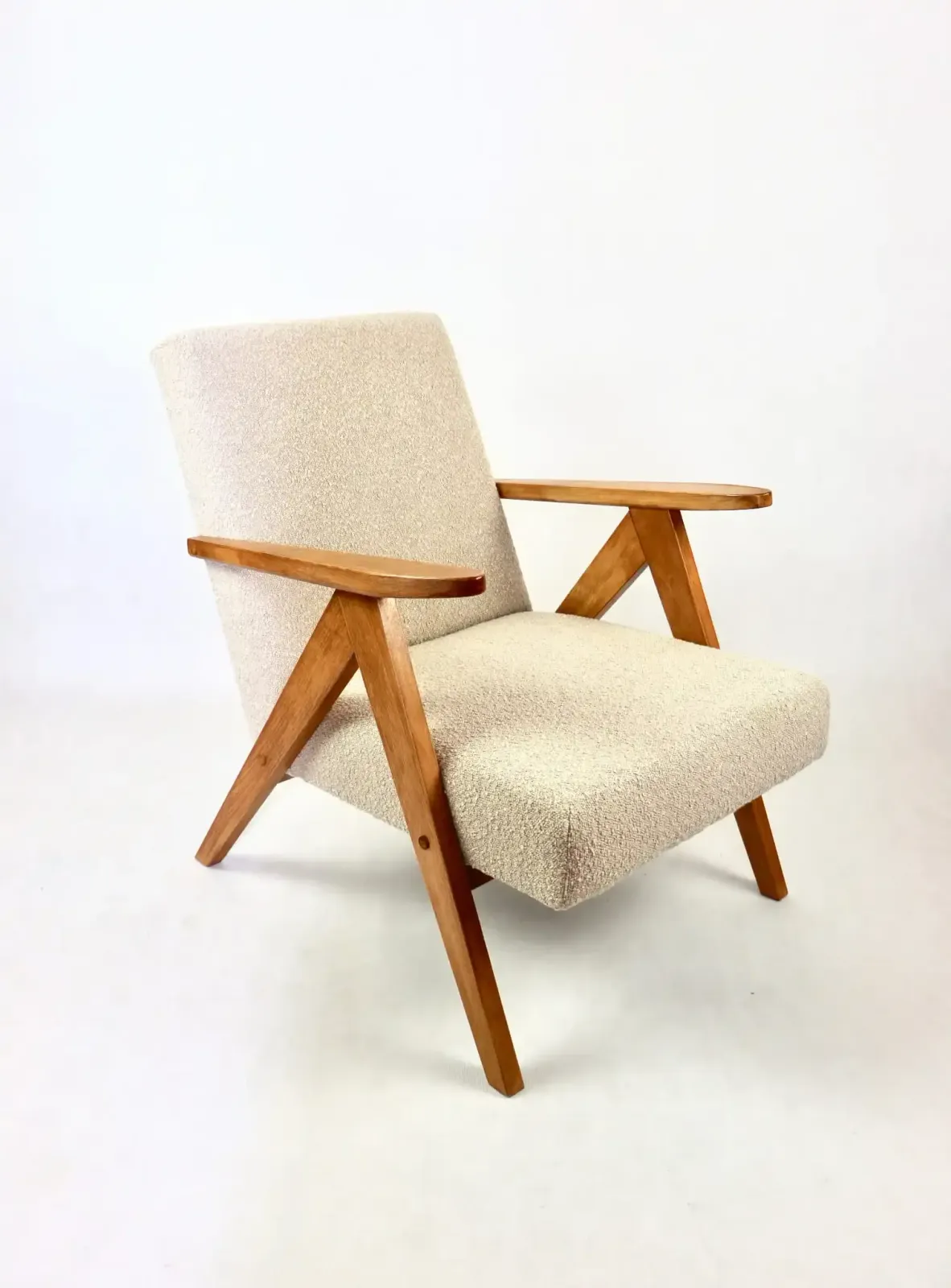 photo for sale Vintage B 310 Var Armchair, Beige Bouclé Structure, 1970s   2 Pieces Available   Light Wood