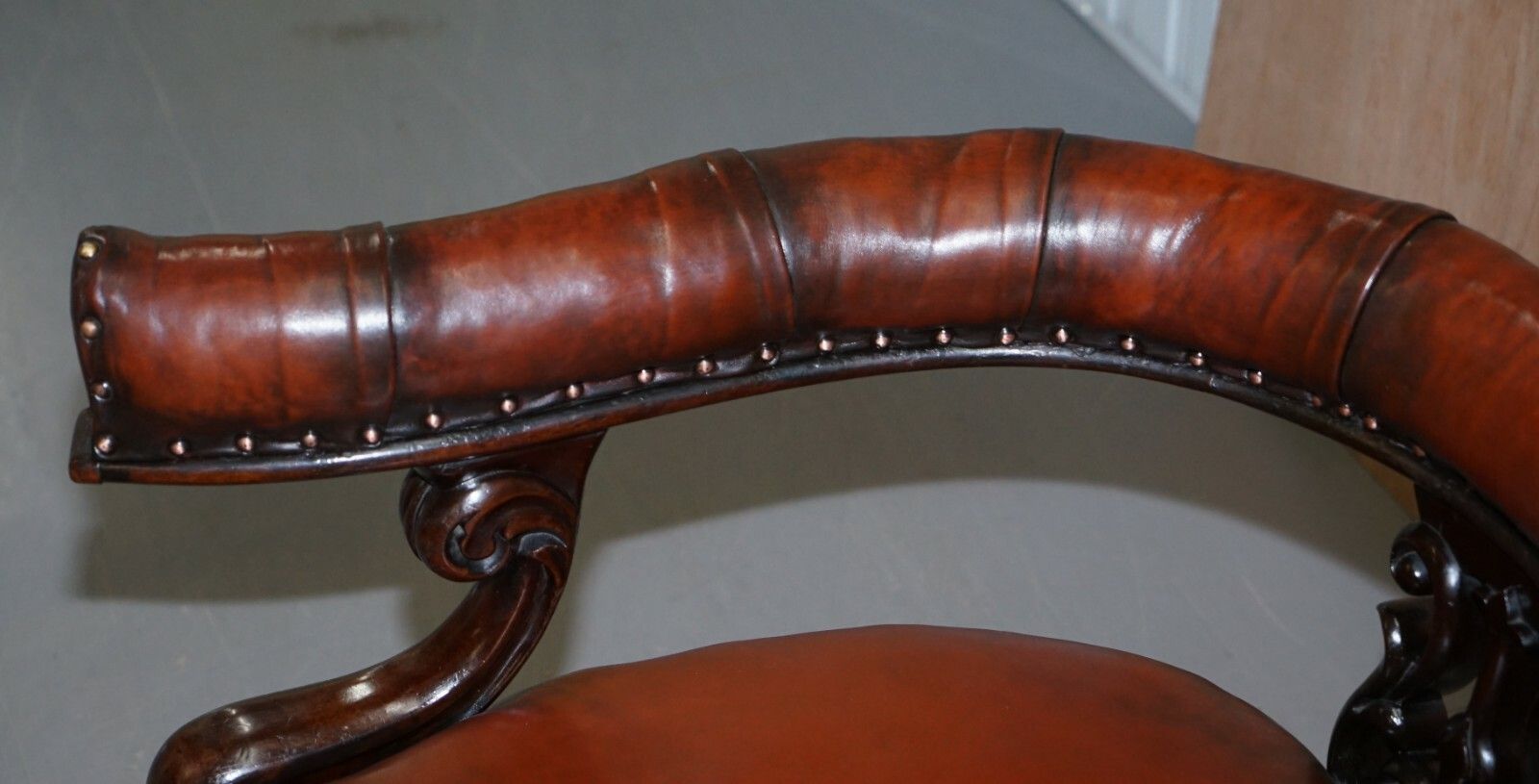 Rare Fully Restored Regency Show Framed Carved Mahognay Brown Leather Armchair photo vinterior