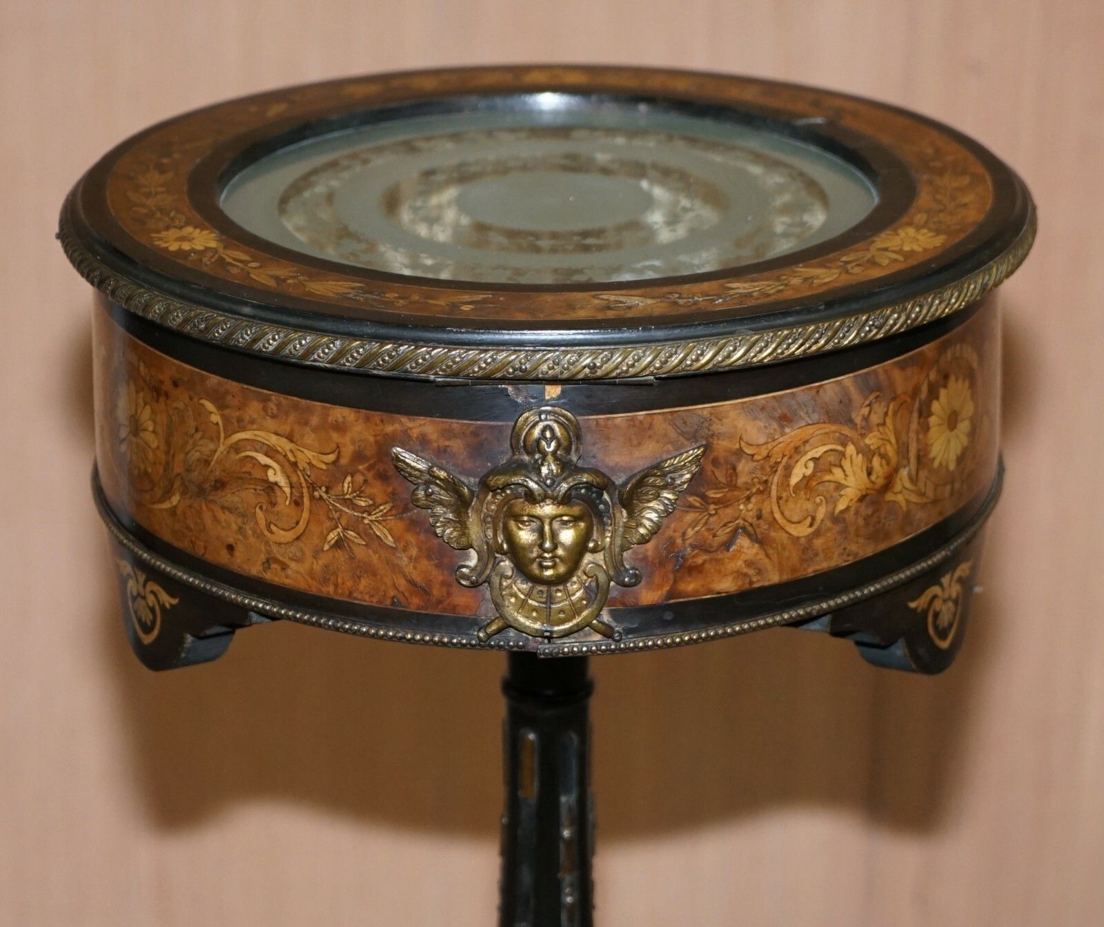 photo furniture 18th Century Louis XVI Bijouterie Vitrine Table Hand Etched Glass Gilt Metal