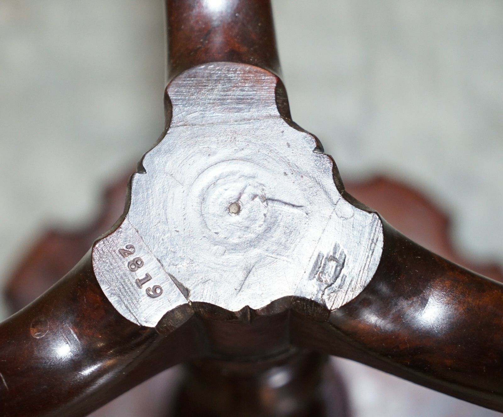 2750.0 Very Fine Gillows Of Lancaster Antique Mahogany Pie Crust Claw & Ball End Table photo