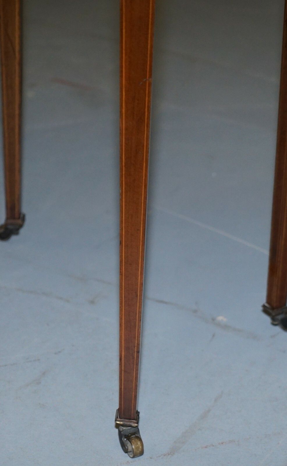 Furniture Stunning Floral Inlaid Sheraton Victorian Walnut Oval Occasional Side End Table photo