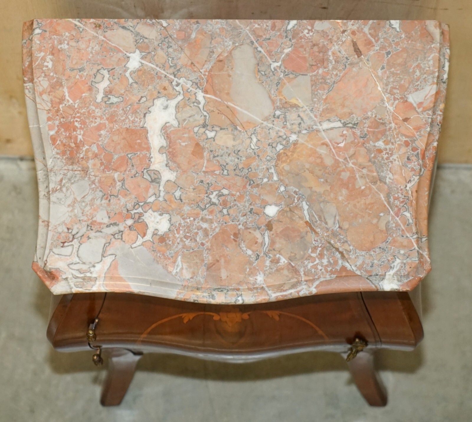 photo vintage Fine Pair Of Antique  1880 Italian Marble Top Bombe Nightstand Side Table Chest