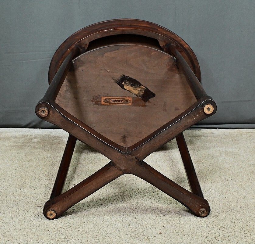 Furniture Beech Pedestal Table, By J. Hoffmann, Maison Thonet, Art Deco – 1930 photo