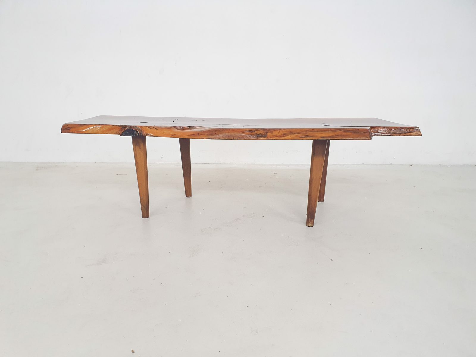 Reynolds Of Ludlow Boomstam Salontafel, Vk, Ca. Jaren 1970 photo furniture