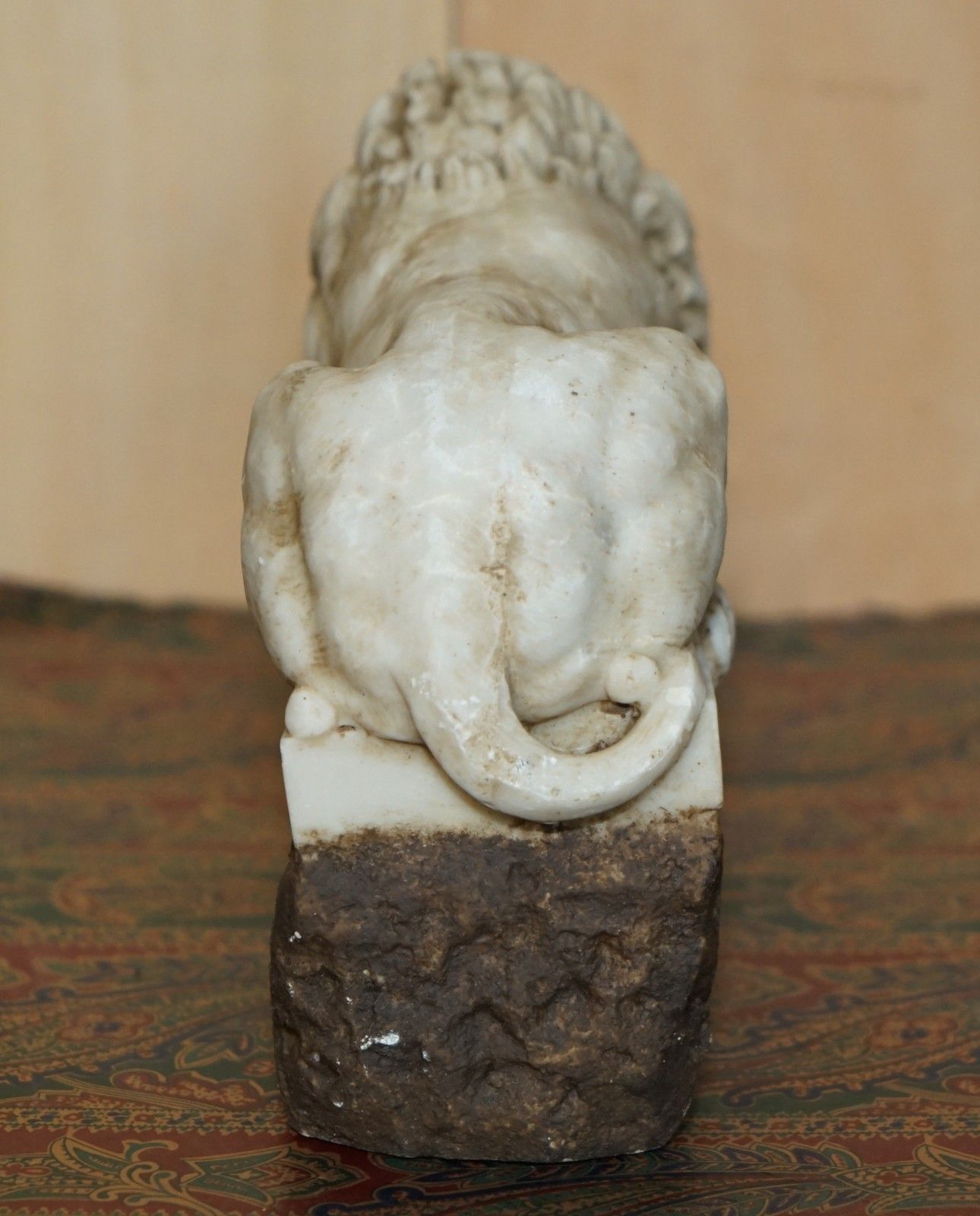 photo vintage Fine Pair Of Antique 19th Century Italian Alabaster Lions After Antonio Canova
