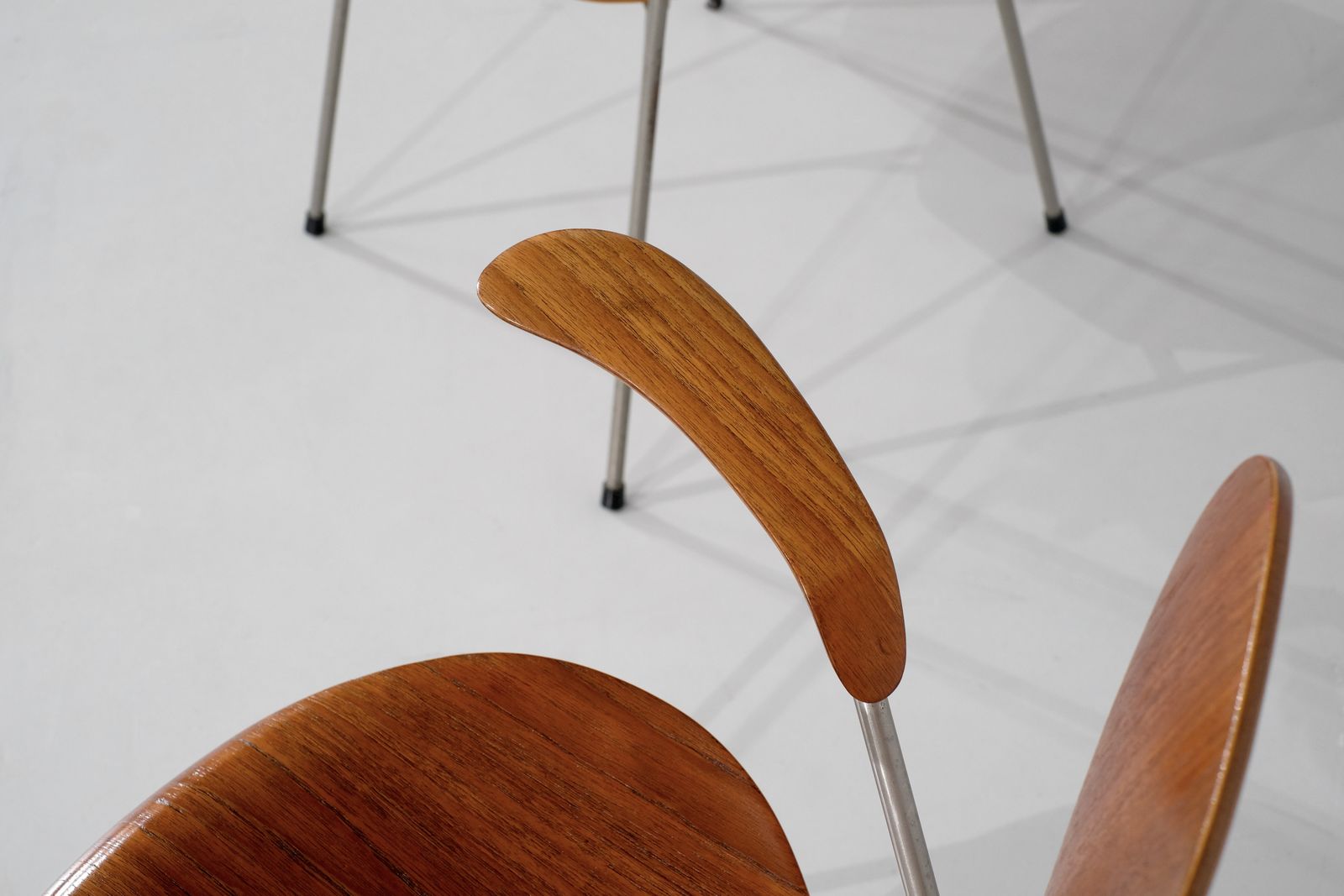 photo furniture Chair Model " 3207 "In Wood By Arne Jacobsen For Fritz Hansen, Denmark 1955.