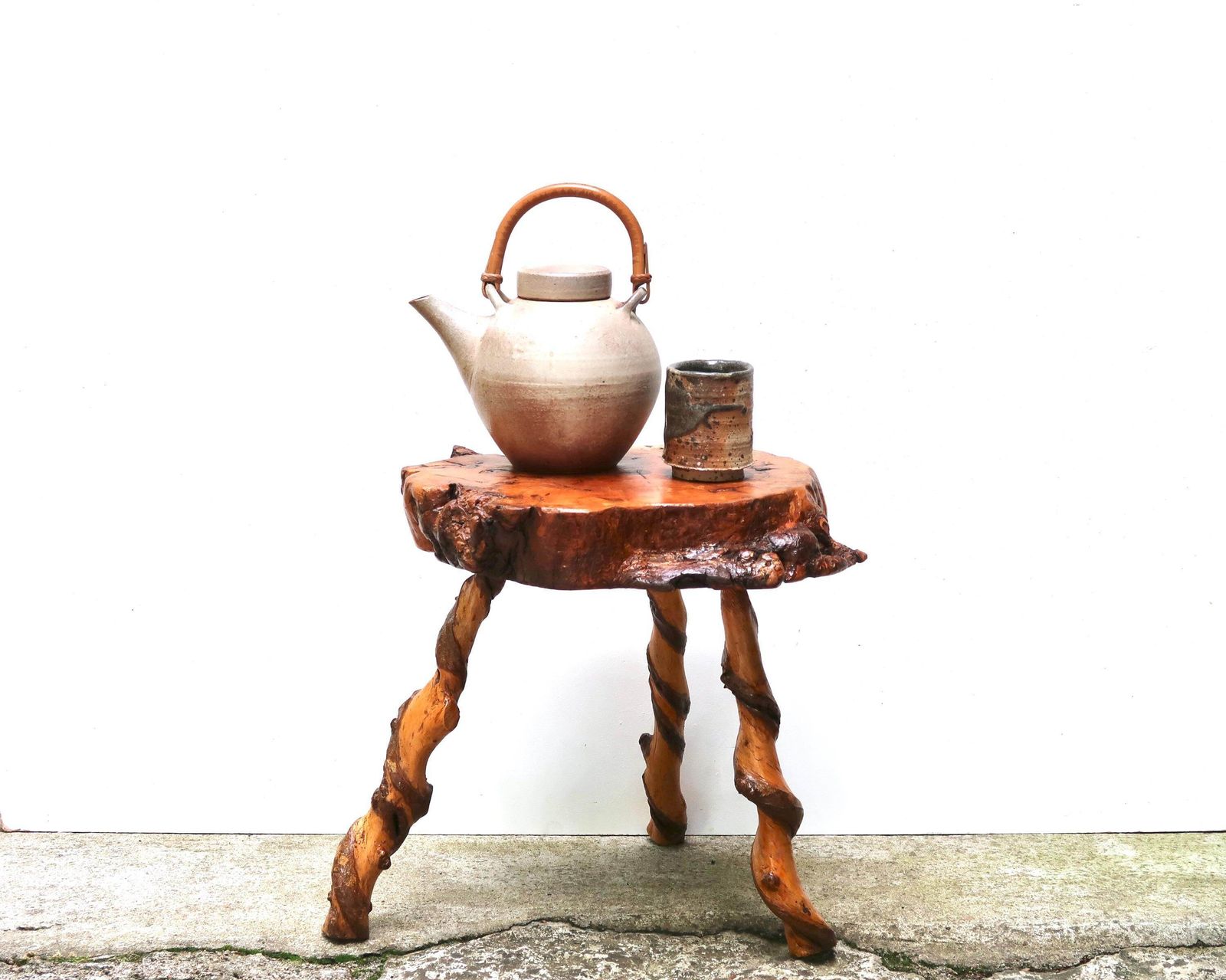 Frans Houten Brutalistisch Driepoot Bijzettafeltje, Ca. Jaren 1950 / Wabi Sabi, Plantenstandaard, Landelijk, Cottage photo furniture