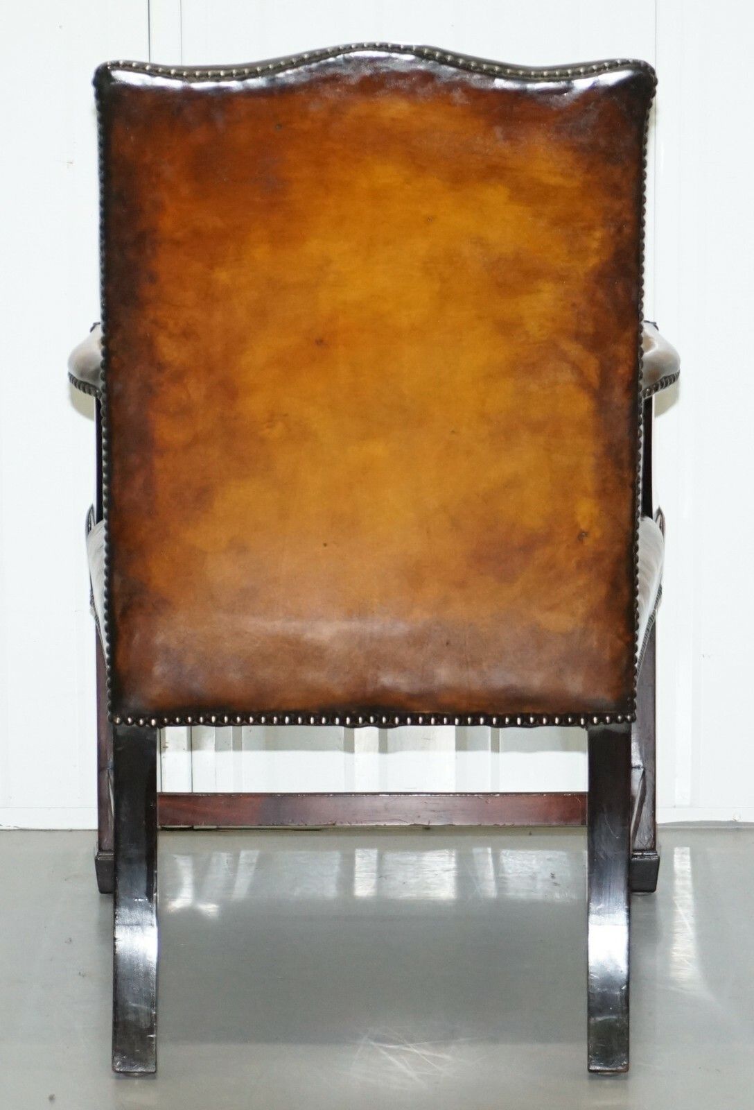 Furniture Lovely Early 19th Century Restored Gainsborough Carver Armchair In Brown Leather photo