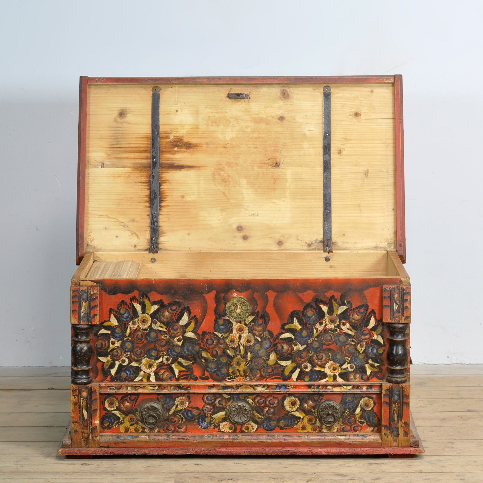 photo vintage Folk Art Wedding Chest, Circa 1850