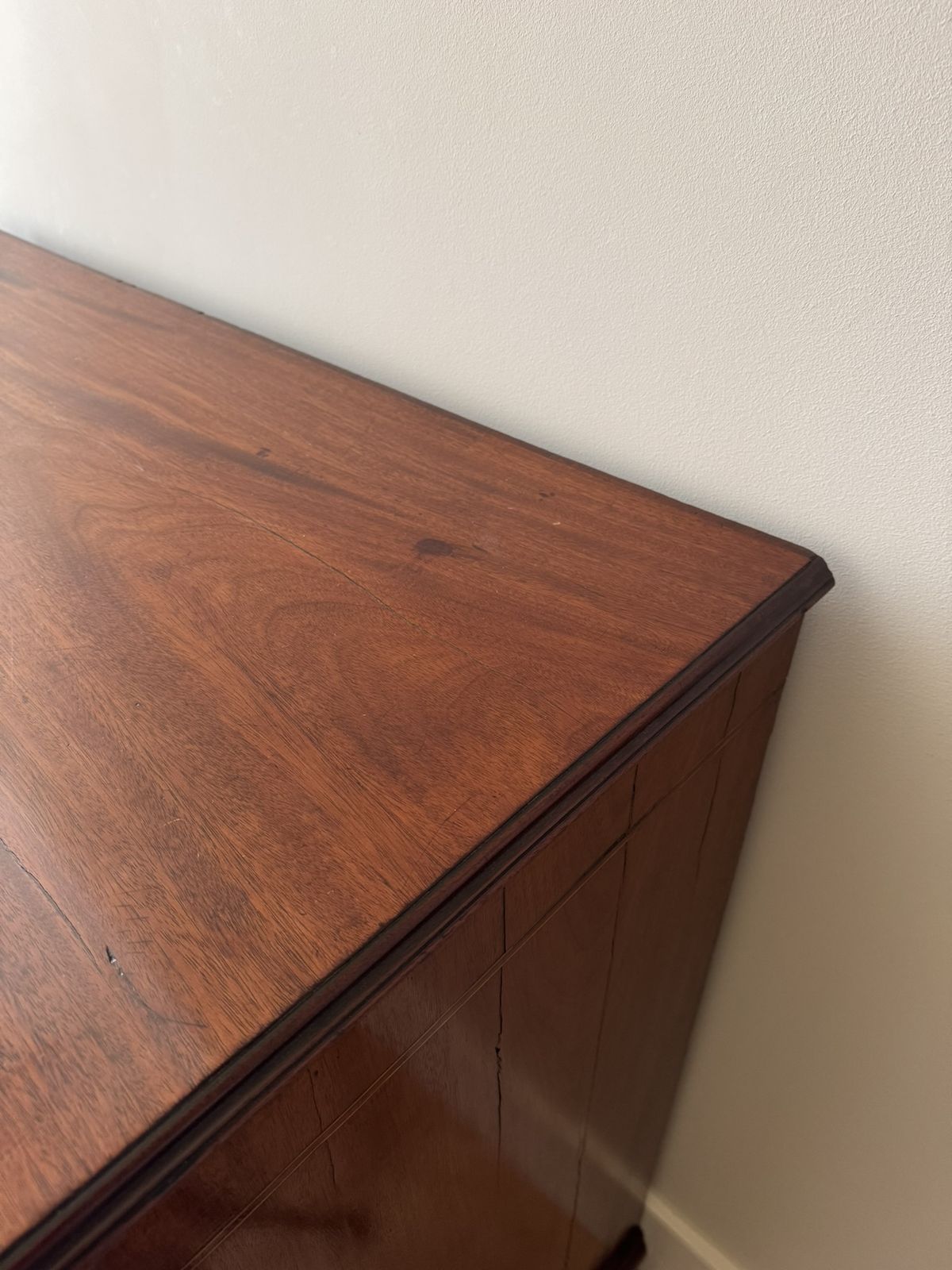 George III Mahogany And Boxwood Strung Chest Of Drawers photo 560.0