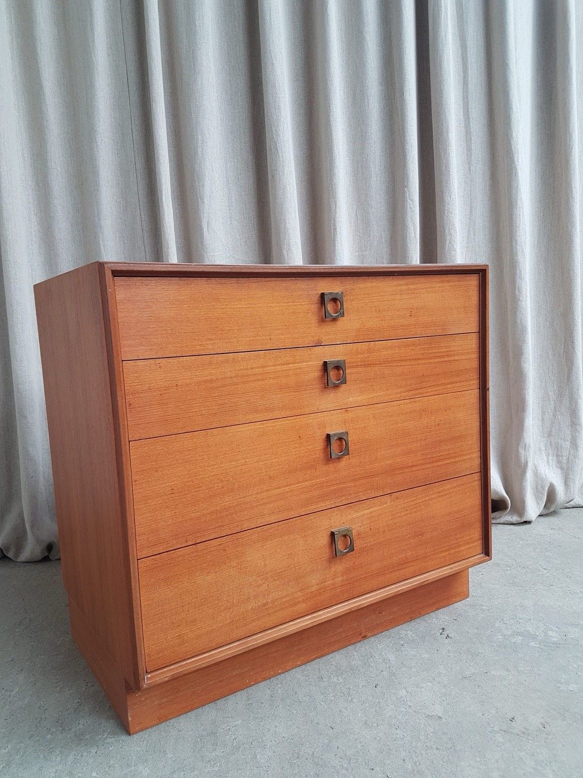 Vtg Mid Century G Plan Chest Of Drawers Compact Sideboard Danish Retro R926 photo vintage