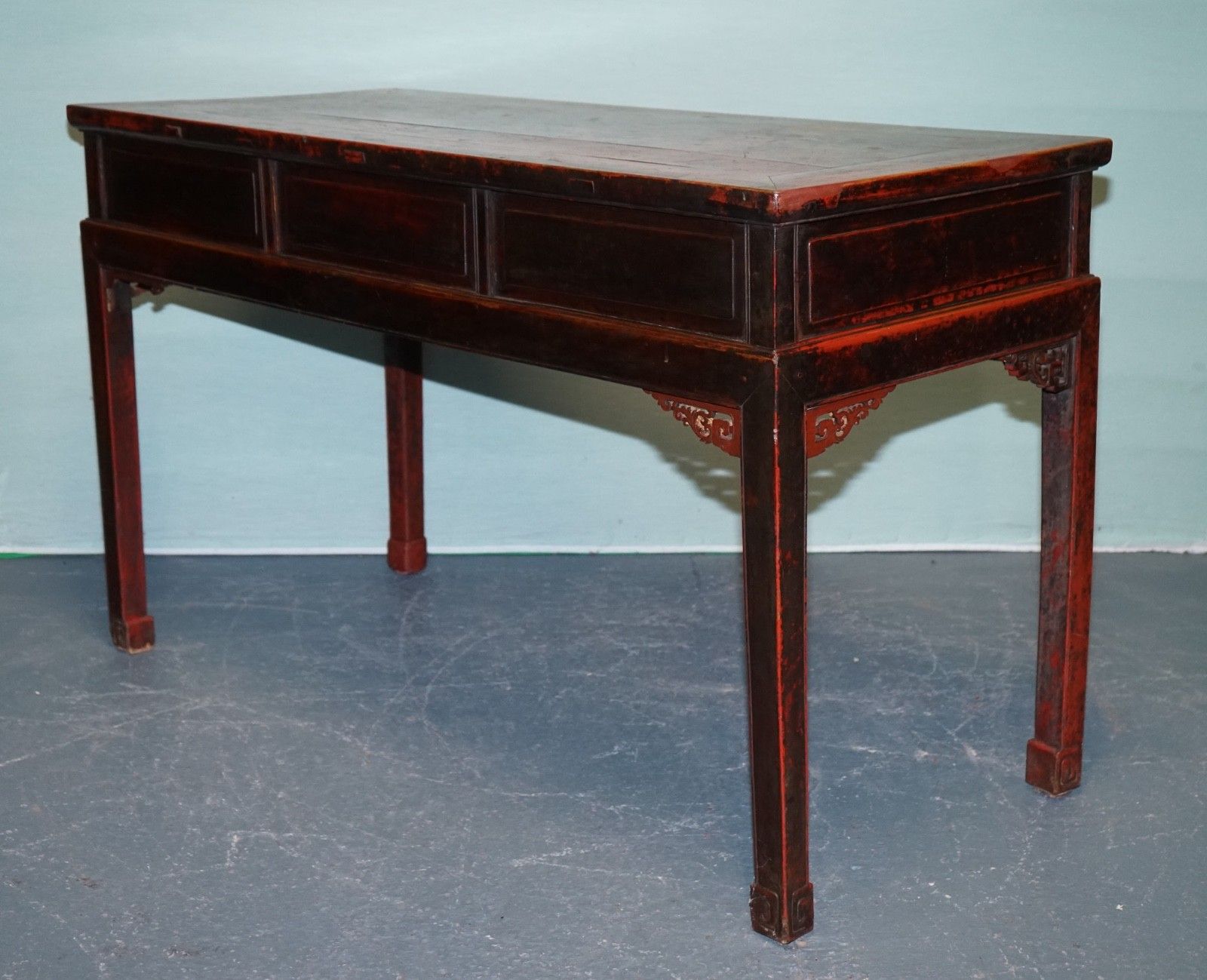 photo vinterior 1800 Antique Qing Dynasty Lacquered Oriental Chinese Console Table Carved Floral