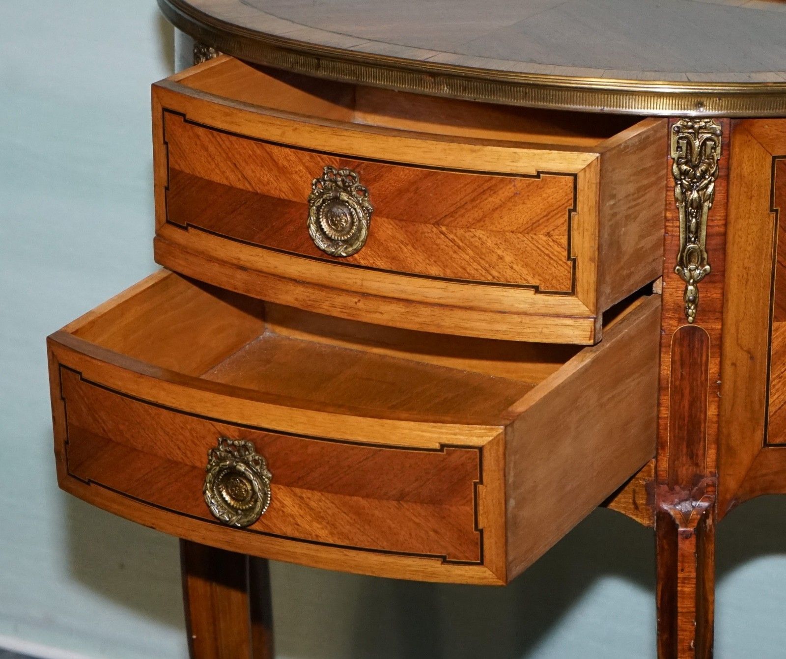 photo furniture Louis XV Style Marquetry Side Table Nightstand With Gilt Gold Mounts