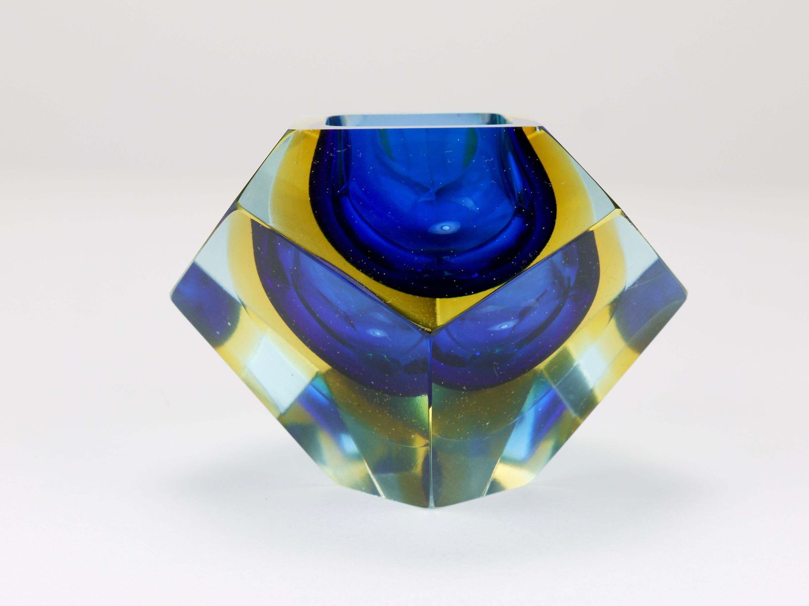Mandruzzato Sommerso Faceted Diamond Caviar Bowl, Murano Glass, Italy, 1960s photo vinterior