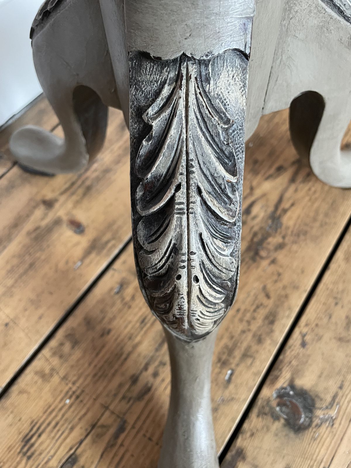 Painted Victorian Carved Wooden Torchiere/Plant/Lamp Stand photo 100.0