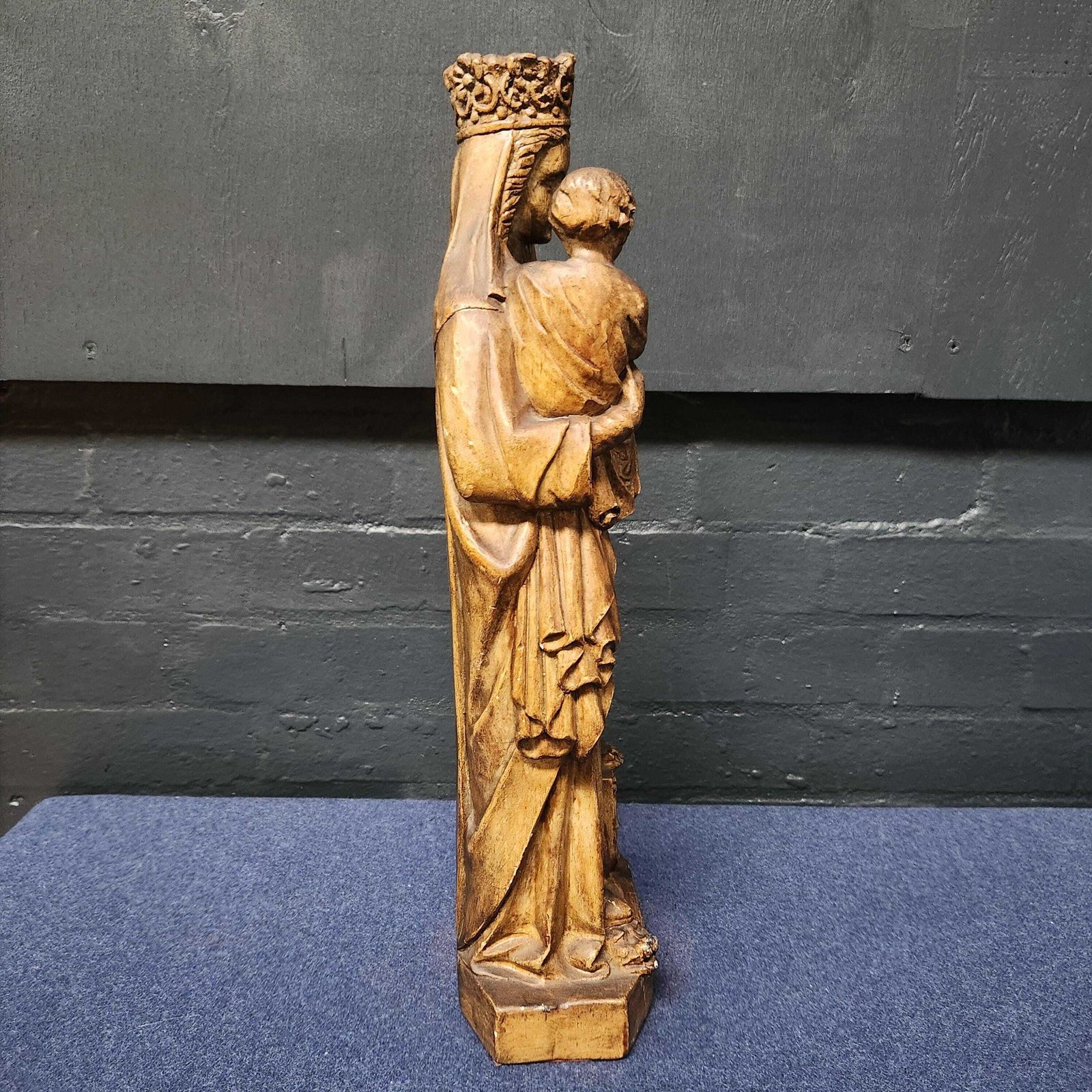 Our Lady Of Flanders Plaster Statue, French photo vinterior