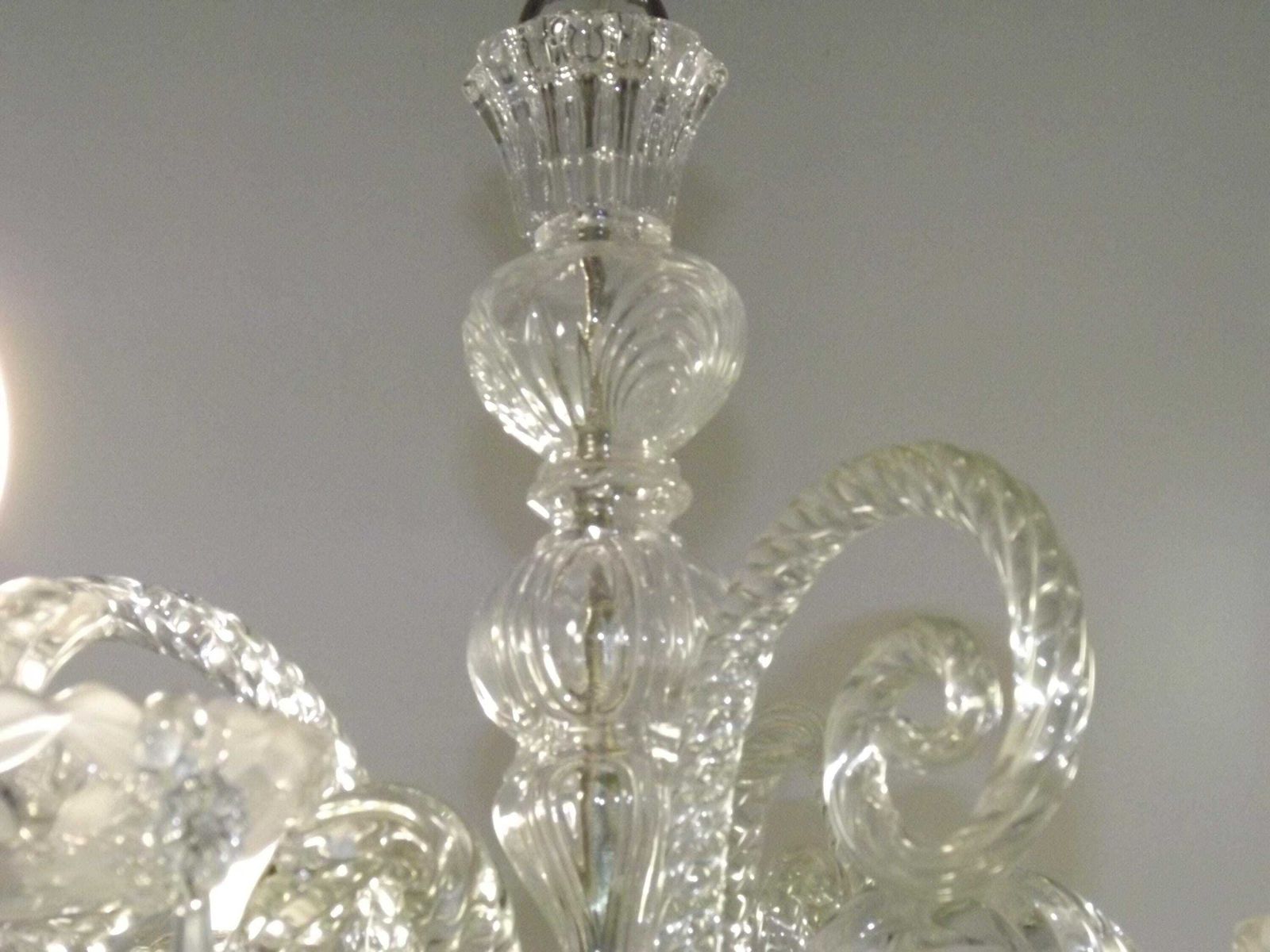 Franse Antieke Glazen En Kristallen Kroonluchter Met Barley Twist, 3 Armen En 4 Lichtpunten — Franse Antieke Verlichting. Glazen Kristallen Barley Twist Kroonluchter. photo vintage