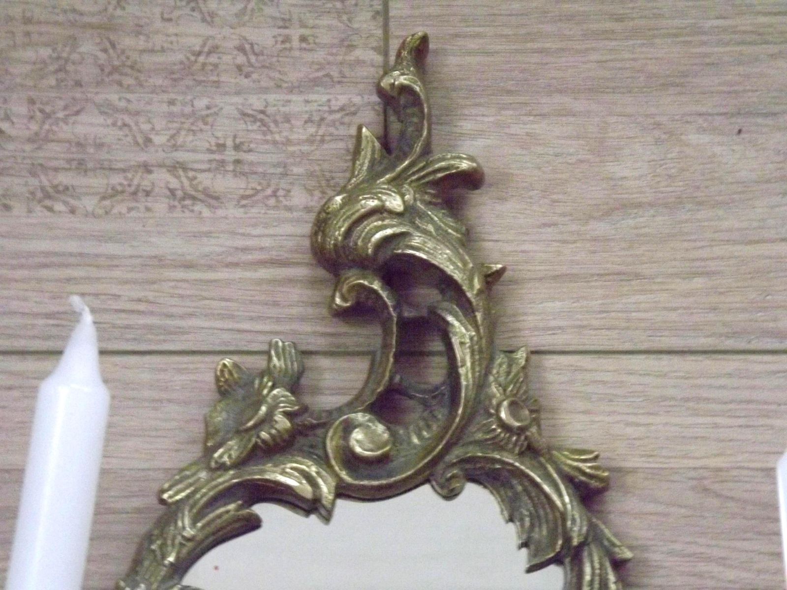 Paire d'appliques murales françaises d'époque à double bougeoir en bronze et miroir   Luminaires français d'époque. Appliques murales à miroir. Appliques baroques. photo Luminaires