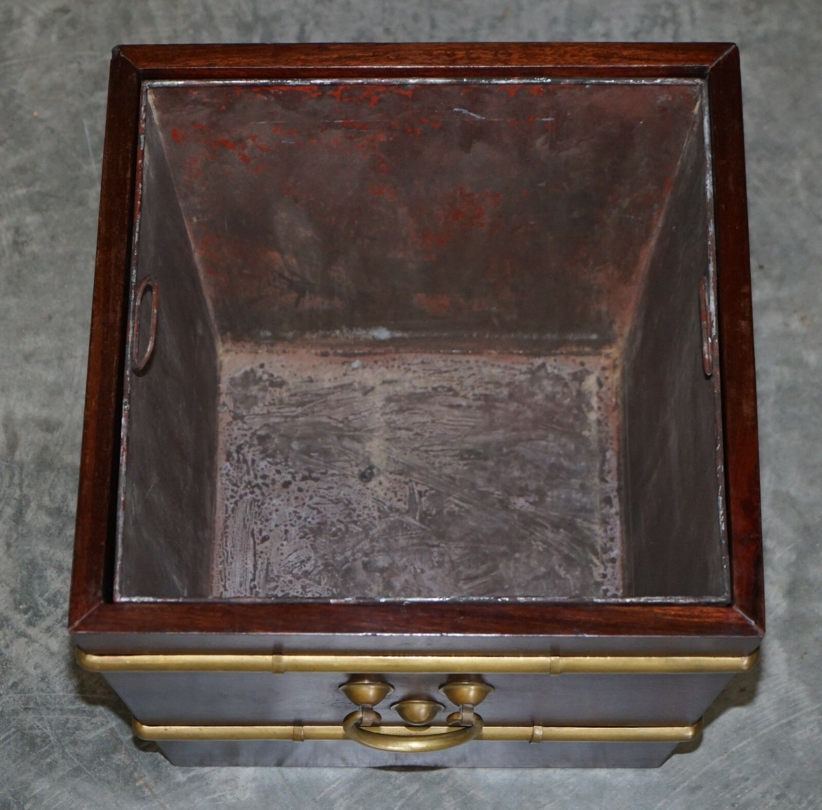 Antique Georgian Mahogany & Brass Wine Bucket With Military Campaign Handles photo 1950.0