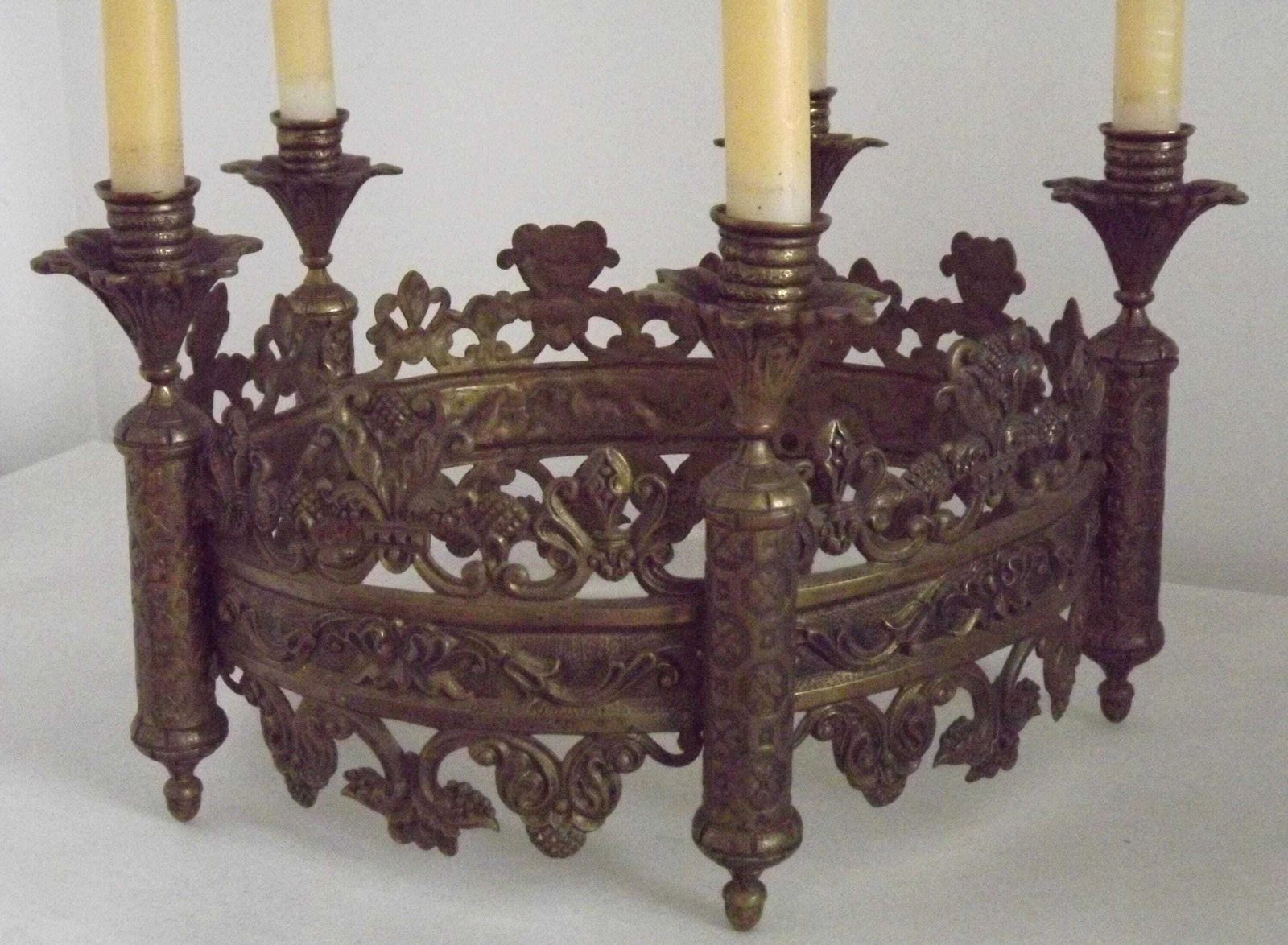 photo furniture Lustre d'époque français en bronze, centre de table bougeoir - fin du XIXe siècle, décor victorien