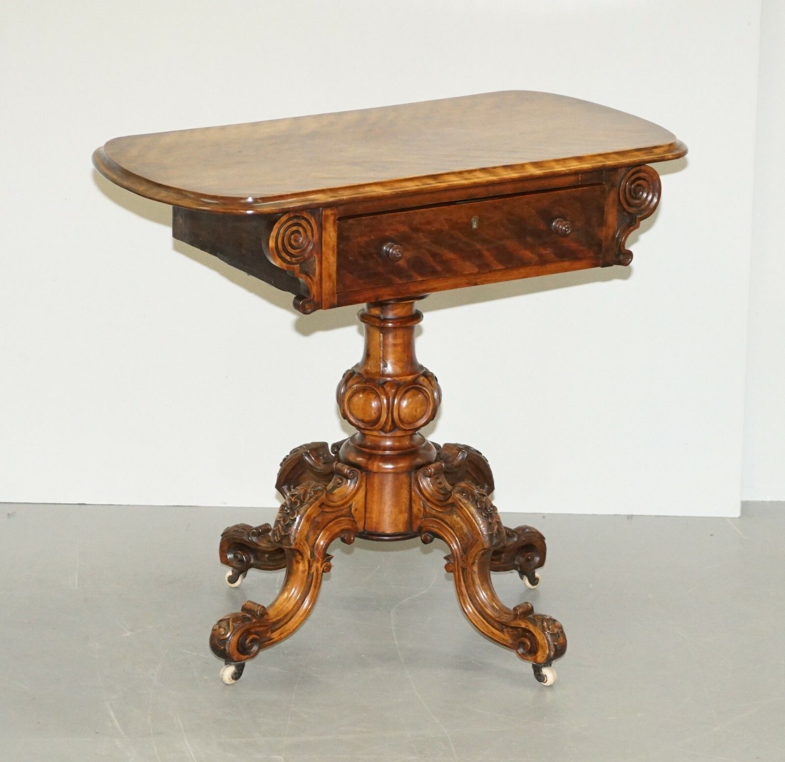 Sublime Early Victorian Walnut Side Occasional Table Ornately Carved Base & Legs photo furniture