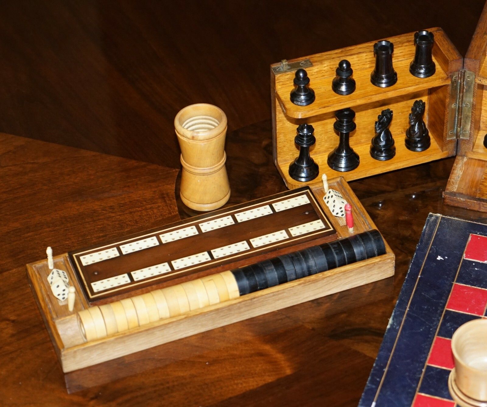 Royal Crown Stamped Victorian Oak Games Compendium Chess Cards Dominos Checkers photo vinterior