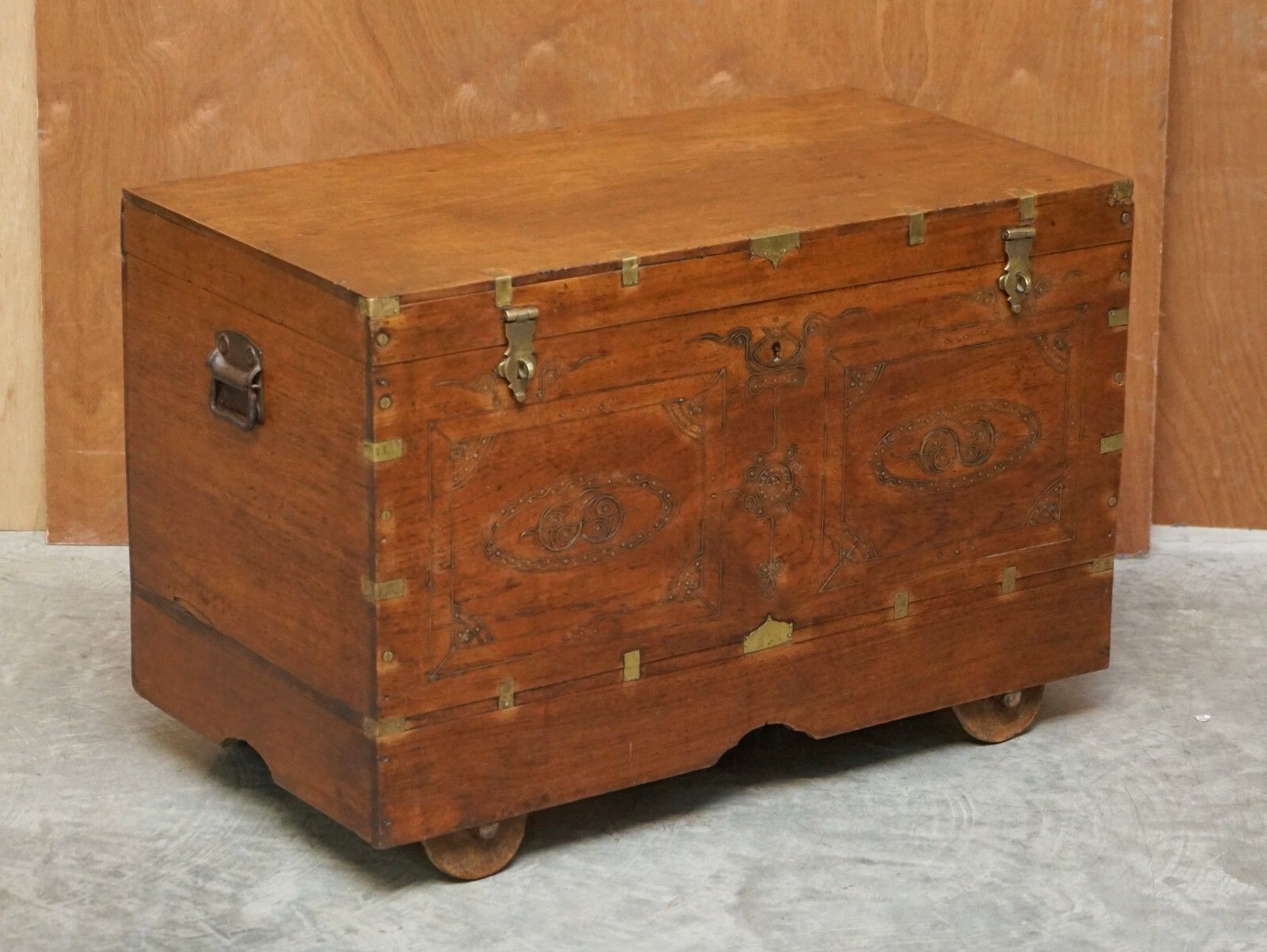 Antique Circa 1900 Indian Teluga Kavidpetti Marriage Dowry Campaign Chest Wheels photo furniture