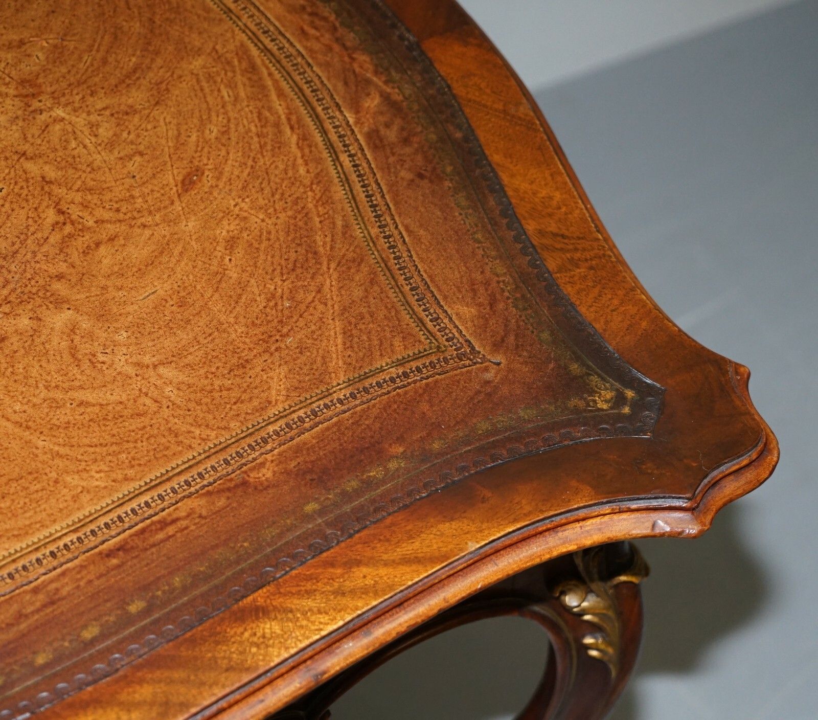 Lovely Circa 1900 Late Victorian French Pine Brown Leather Gold Gilt Desk Table photo Furniture