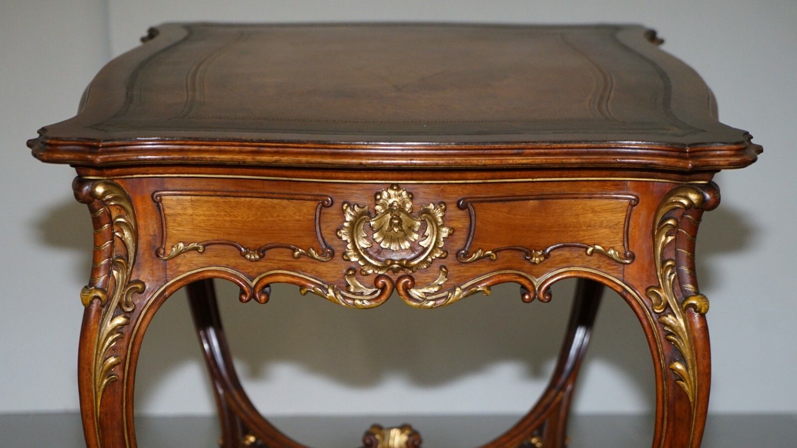 photo furniture Lovely Circa 1900 Late Victorian French Pine Brown Leather Gold Gilt Desk Table