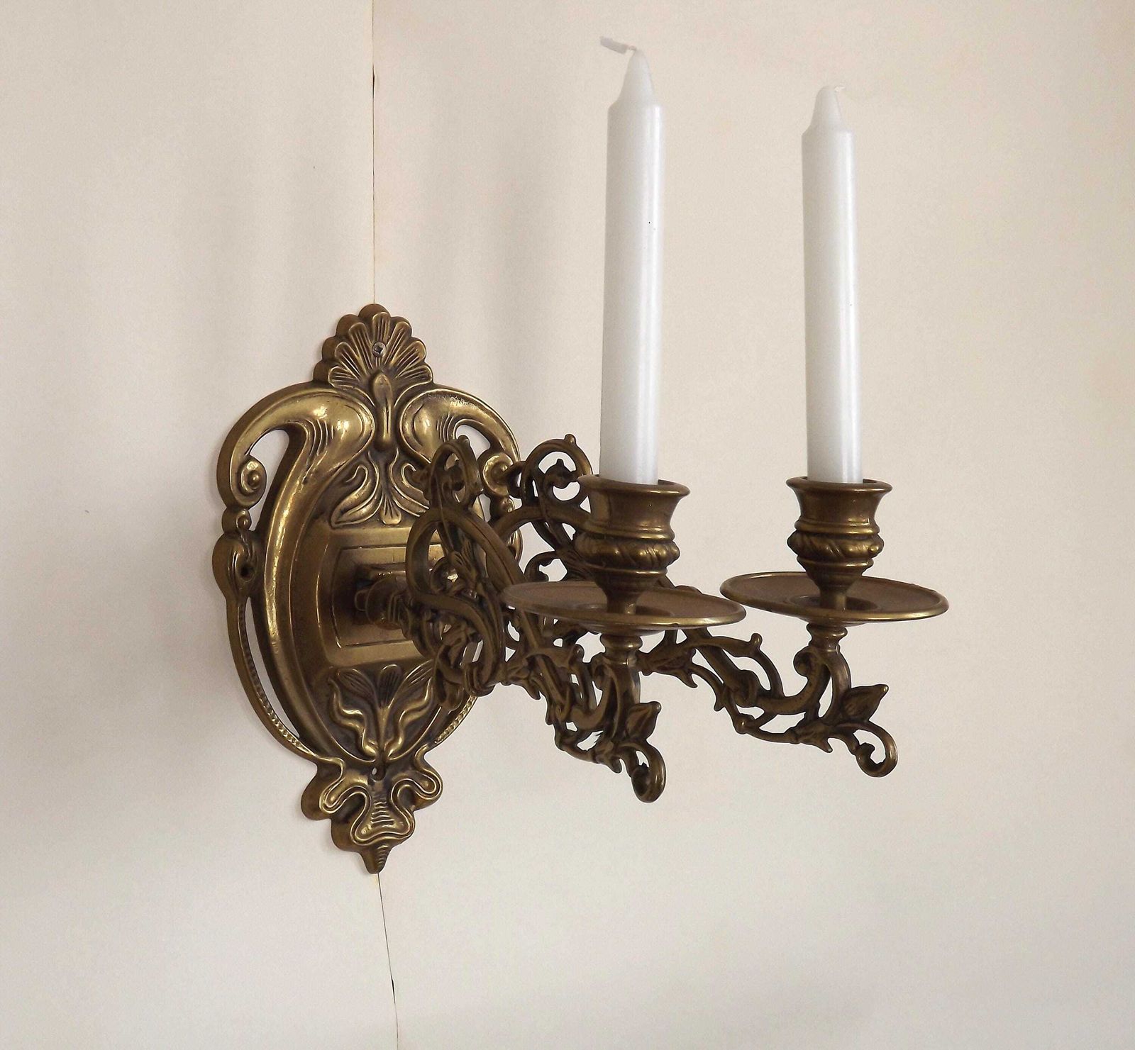 Grande applique de piano Art déco française à deux bougies en bronze, éclairage d'époque français. Applique de piano à bougie en bronze. Applique murale à bougie. photo for sale