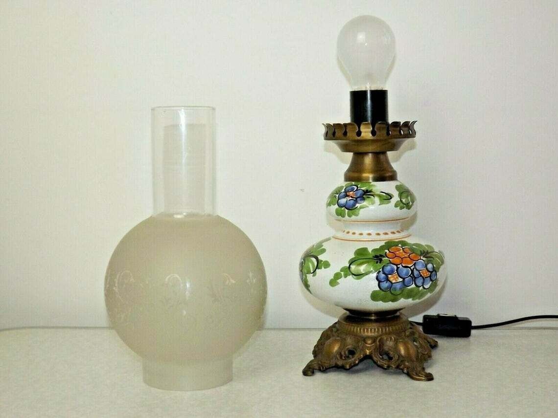 Lampe de table vintage française en céramique florale, style lanterne, avec entonnoir gravé. Luminaires vintage français. Lampe de table. Lampe style lanterne de campagne.