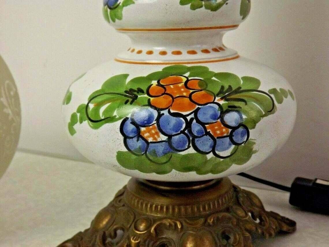 Lampe de table vintage française en céramique florale, style lanterne, avec entonnoir gravé. Luminaires vintage français. Lampe de table. Lampe style lanterne de campagne. photo vintage