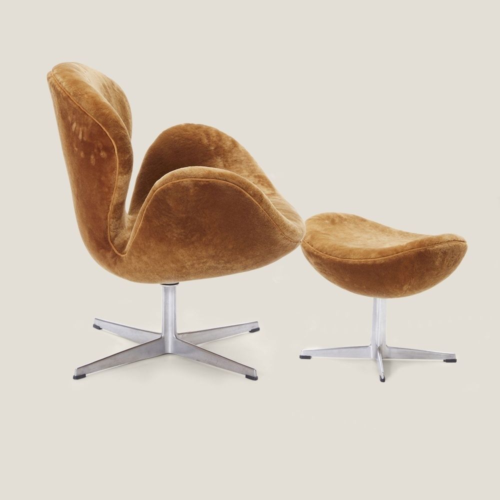 Swan Armchair & Ottoman – Arne Jacobsen photo for sale